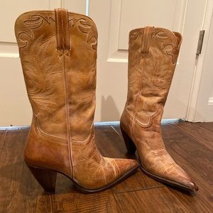Gorgeous light tan Heeled Boots